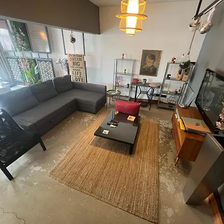 Genis Ve Yepyeni Konforlu & Merkezi Daire Apartment Nicosia