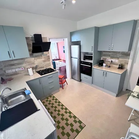 Genis Ve Yepyeni Konforlu & Merkezi Apartment *