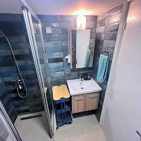 Genis Ve Yepyeni Konforlu & Merkezi Apartment Nikosia