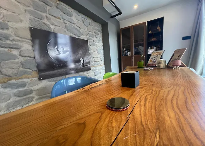 Genis Ve Yepyeni Konforlu & Merkezi Daire Apartment