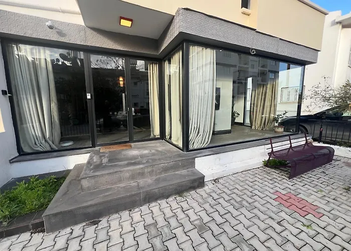 Genis Ve Yepyeni Konforlu & Merkezi Daire Apartment