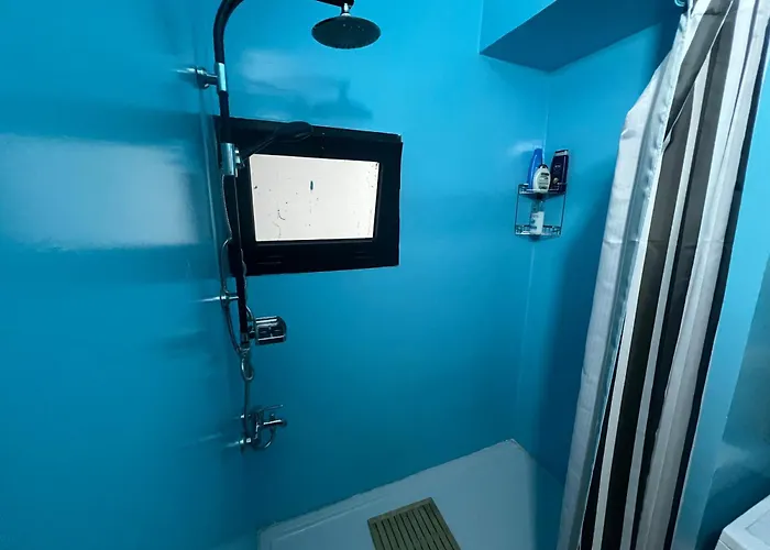 Genis Ve Yepyeni Konforlu & Merkezi Daire * Nicosia