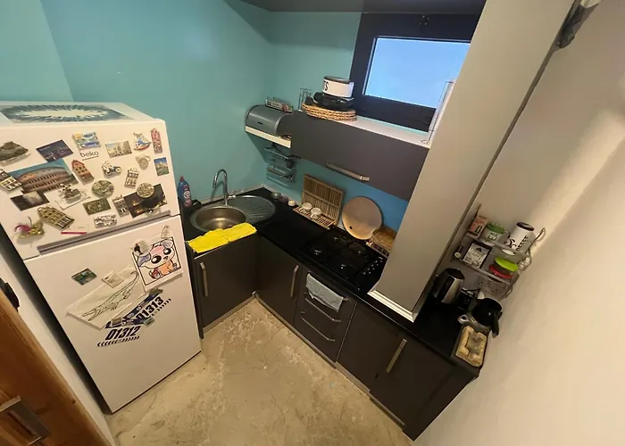 Genis Ve Yepyeni Konforlu & Merkezi Daire * Nicosia